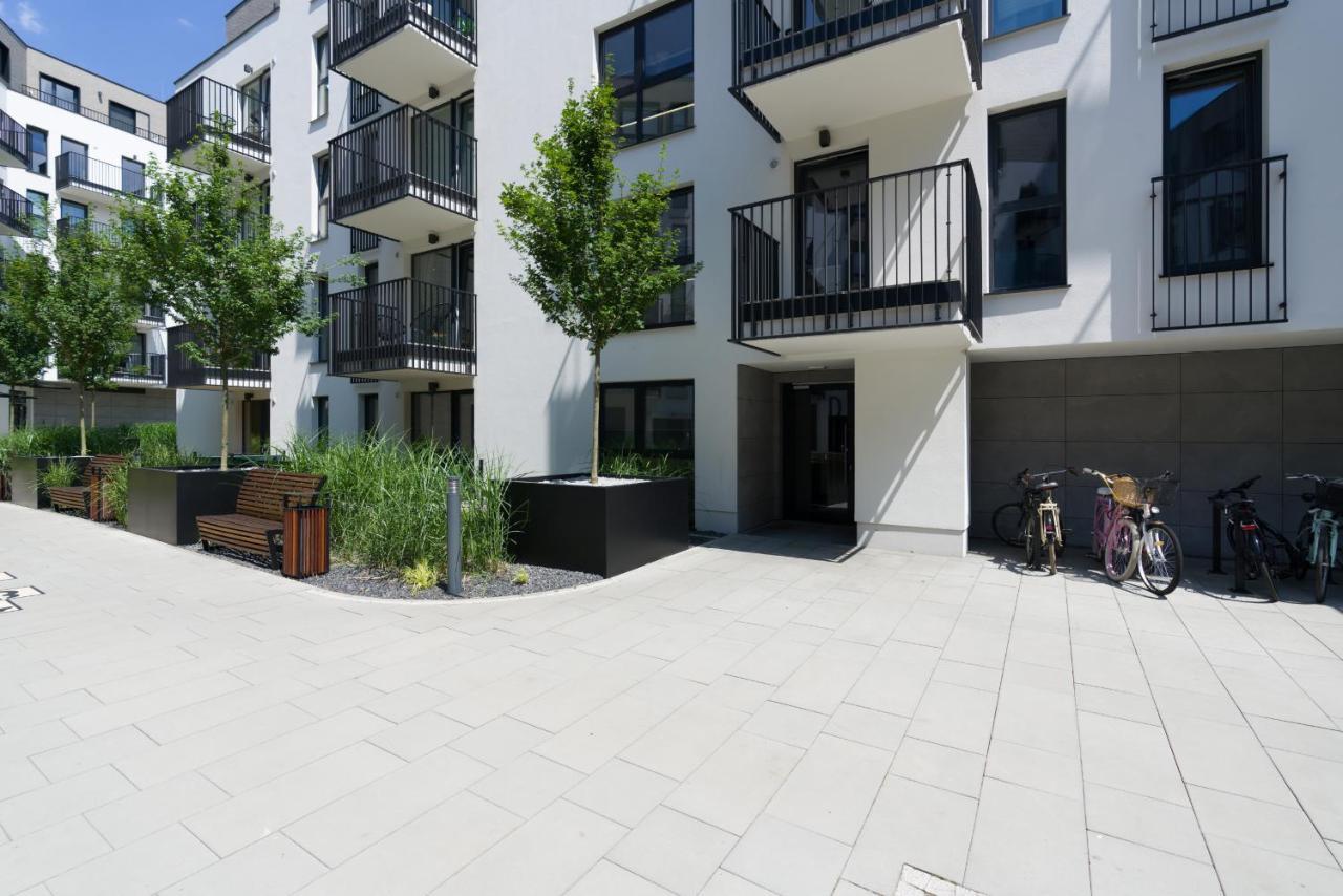 Esencja Apartments With Free Parking Garbary 104 By Noclegi Renters Poznan Luaran gambar