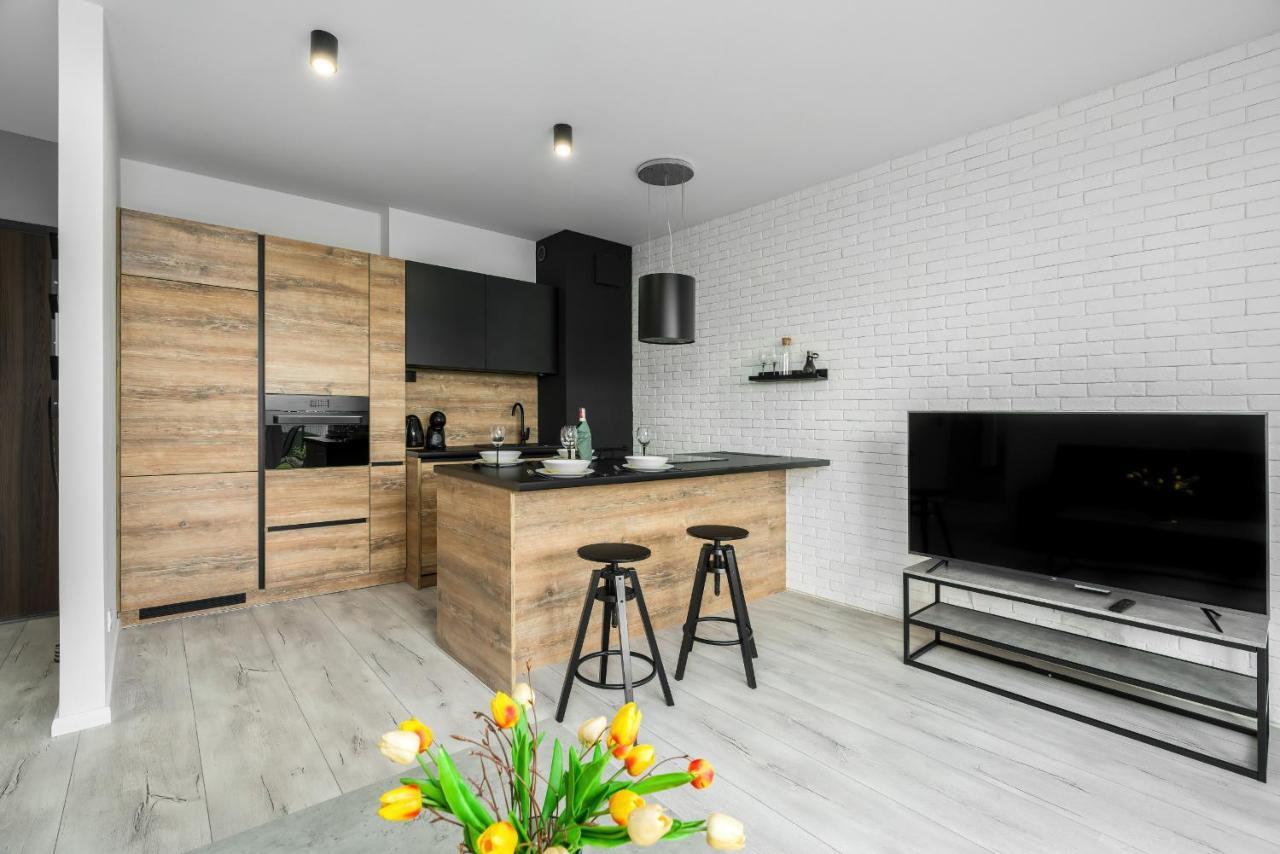Esencja Apartments With Free Parking Garbary 104 By Noclegi Renters Poznan Luaran gambar