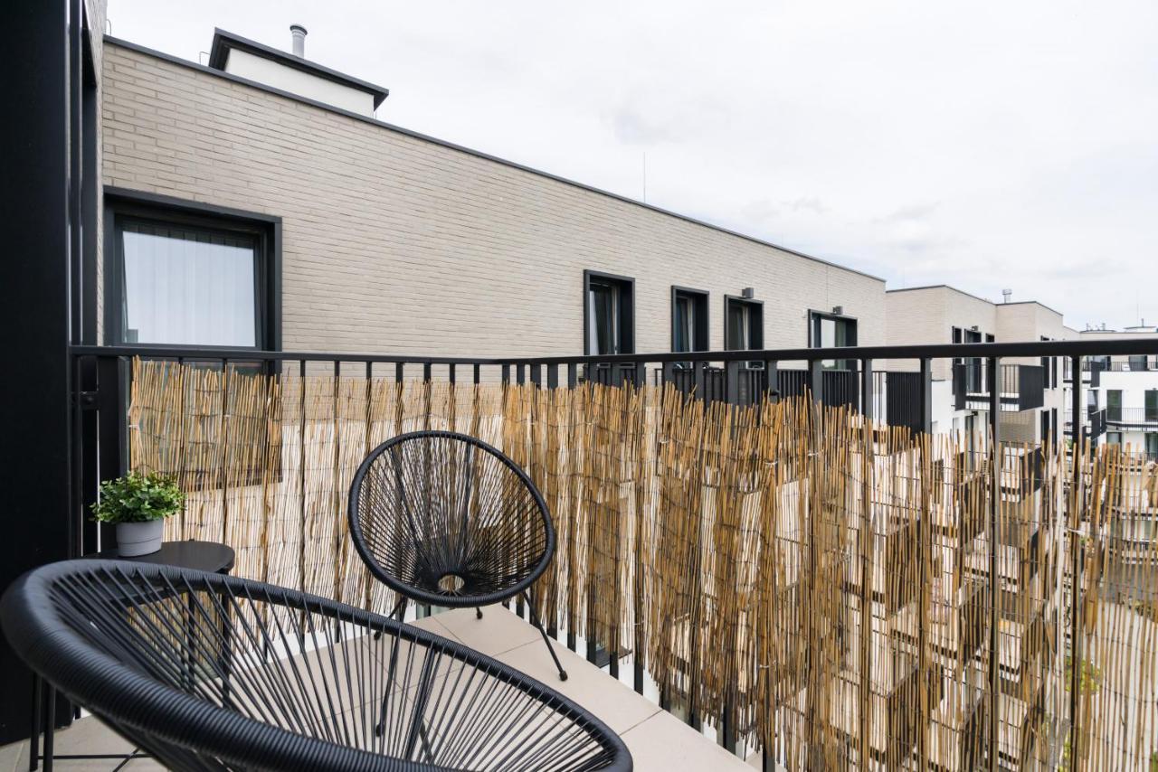 Esencja Apartments With Free Parking Garbary 104 By Noclegi Renters Poznan Luaran gambar
