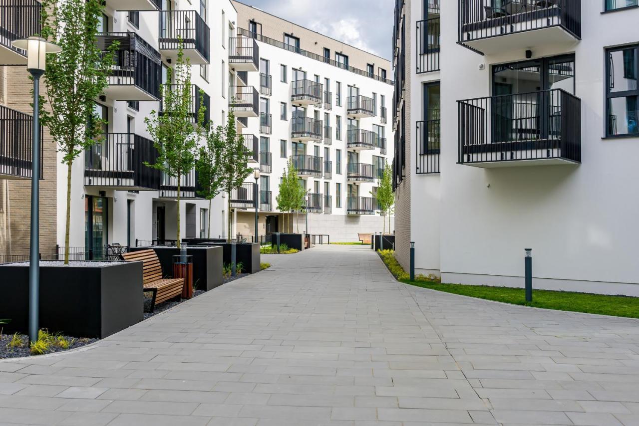 Esencja Apartments With Free Parking Garbary 104 By Noclegi Renters Poznan Luaran gambar