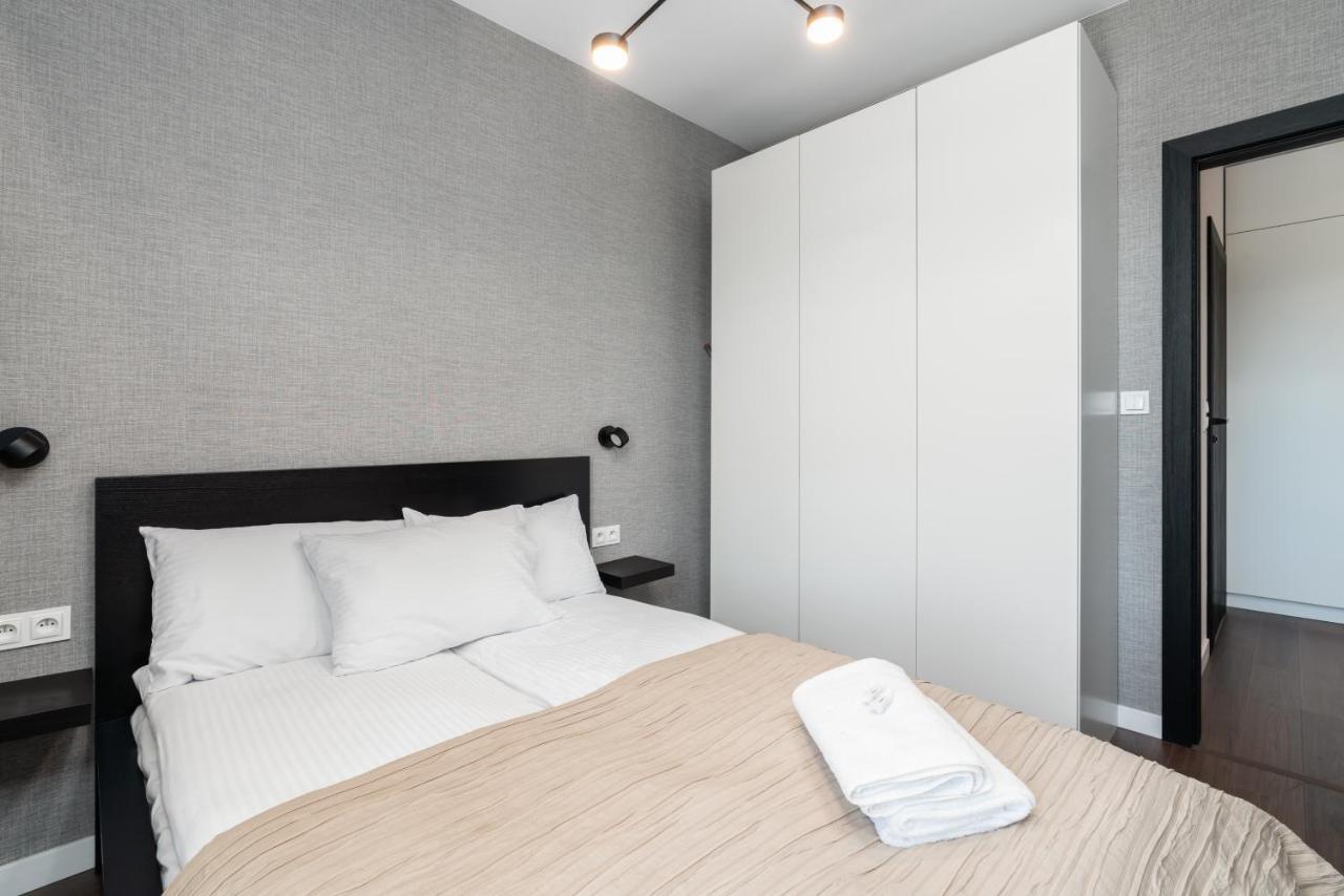 Esencja Apartments With Free Parking Garbary 104 By Noclegi Renters Poznan Luaran gambar