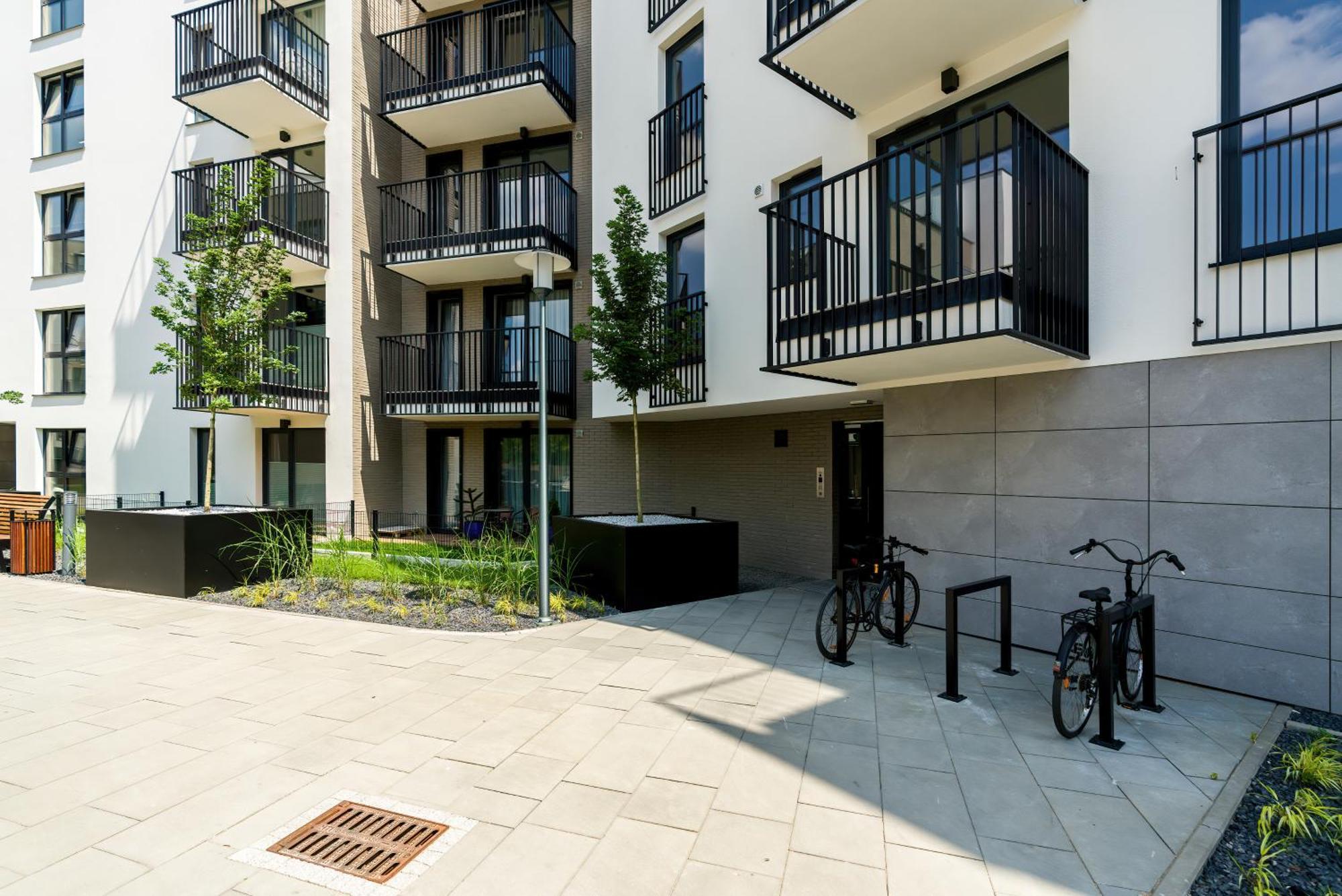 Esencja Apartments With Free Parking Garbary 104 By Noclegi Renters Poznan Luaran gambar