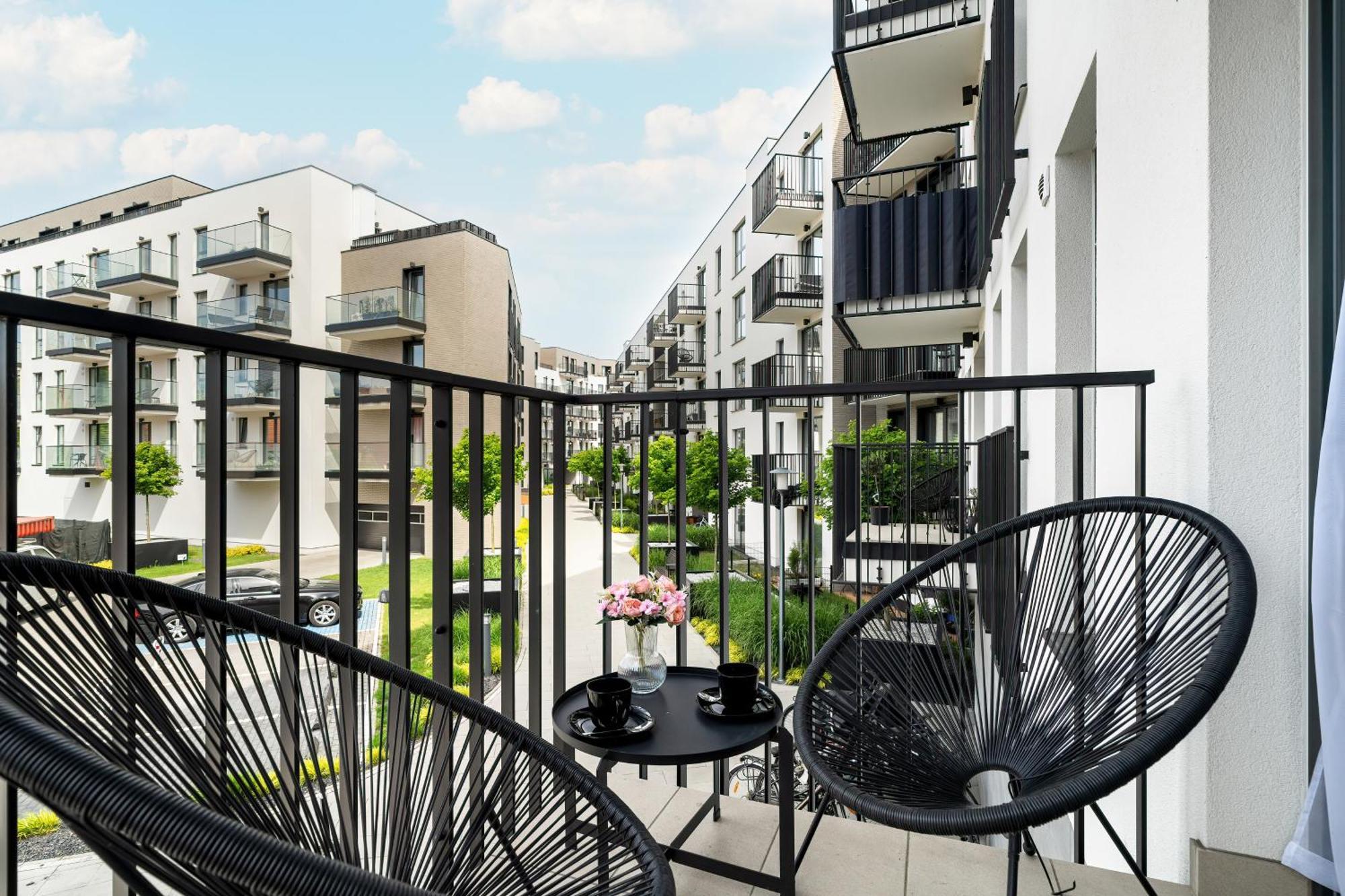 Esencja Apartments With Free Parking Garbary 104 By Noclegi Renters Poznan Luaran gambar