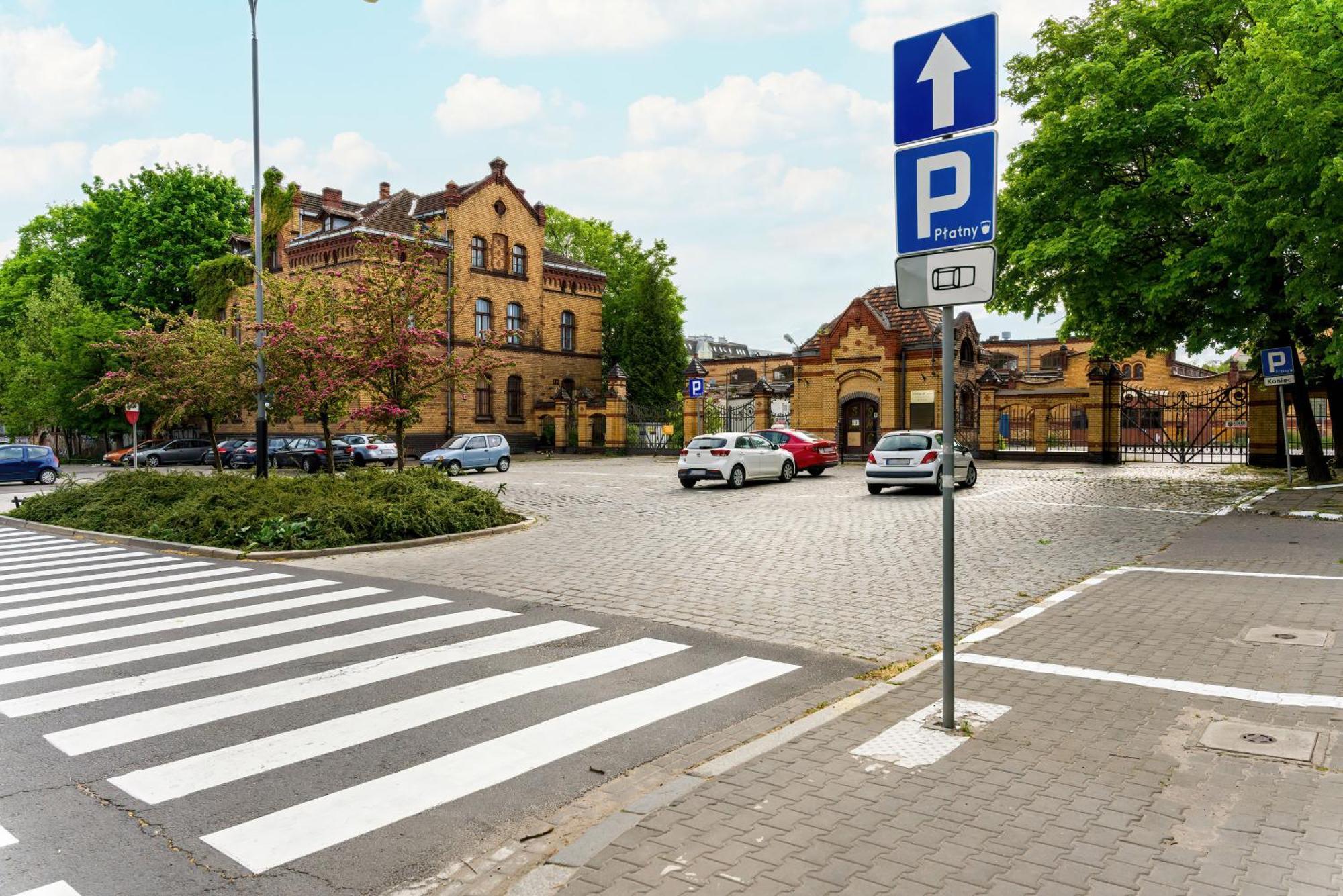 Esencja Apartments With Free Parking Garbary 104 By Noclegi Renters Poznan Luaran gambar